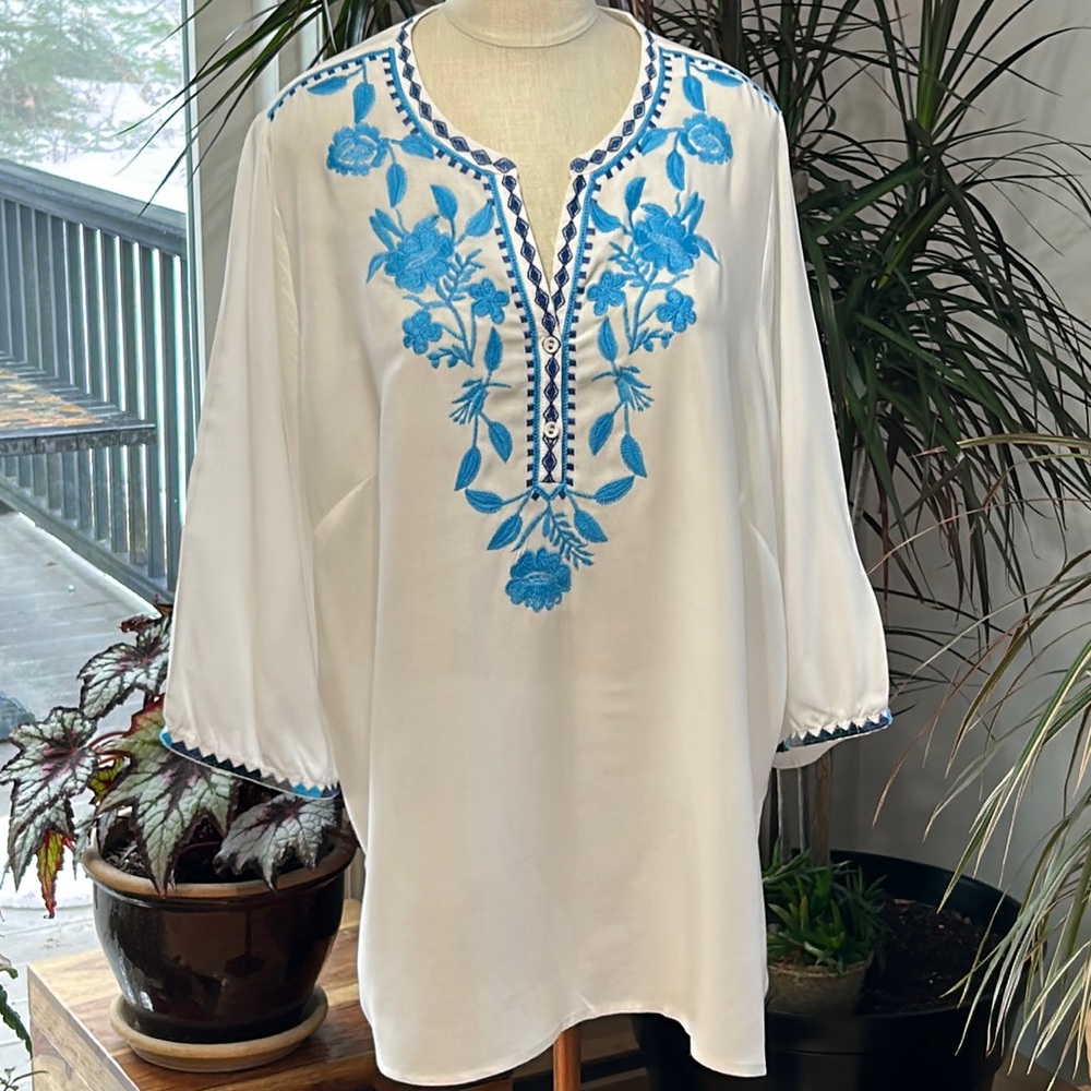 C&C California Size 1X Long Tunic Top :: Rayon :: Colorful Lightweight Stylish